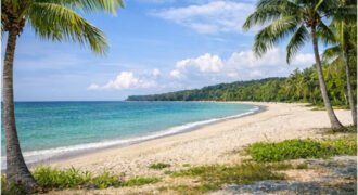 Beachfront Commercial Lot, Bangui Bay